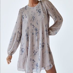 Aritzia Day Dreamer Dress